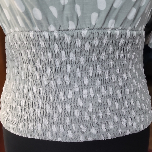 Abercrombie & Fitch Green with White polka Dots Puff Sleeve Blouse - Picture 4 of 10